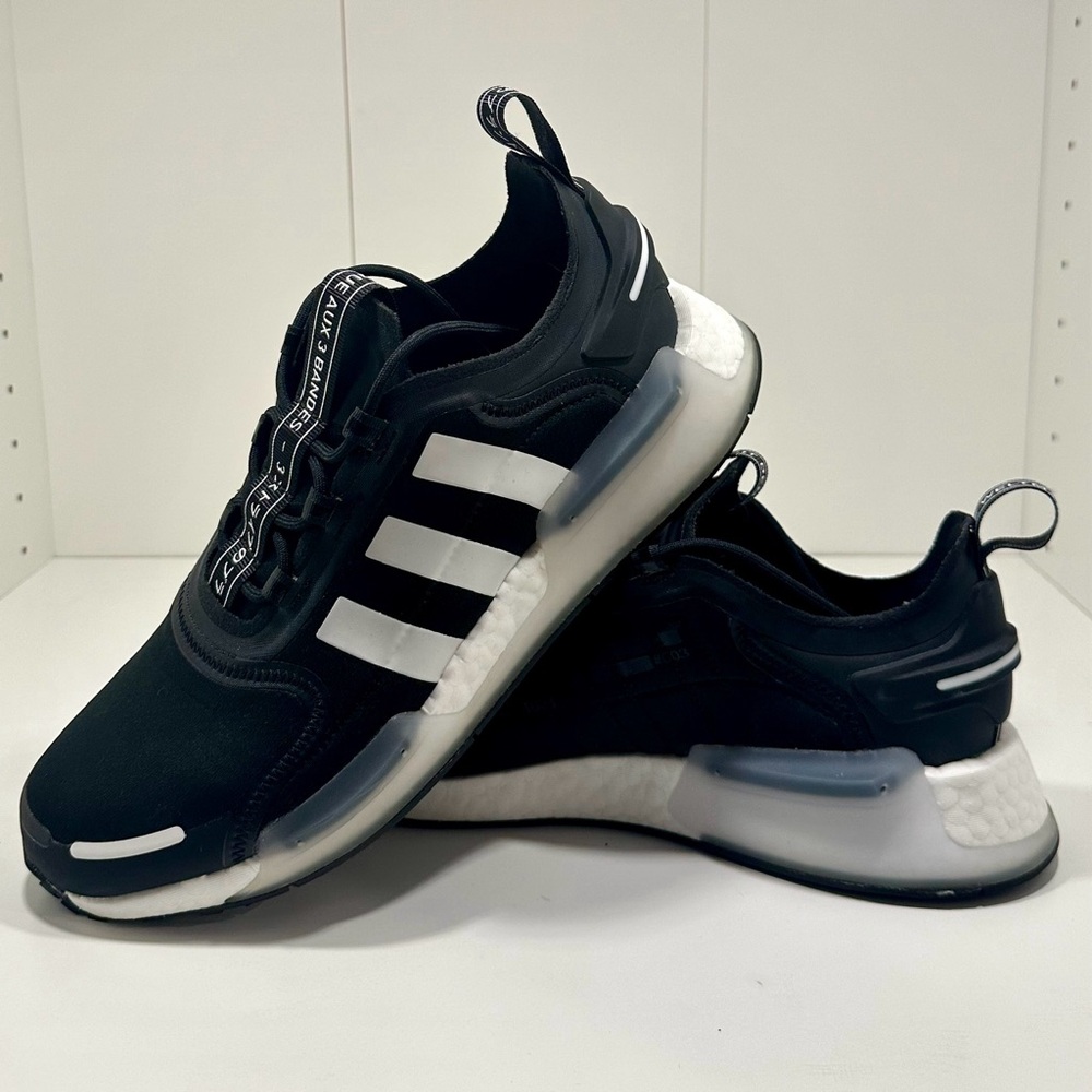 adidas NMD V3